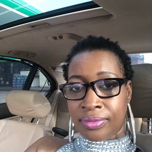 Meet your Posher, Shellyann